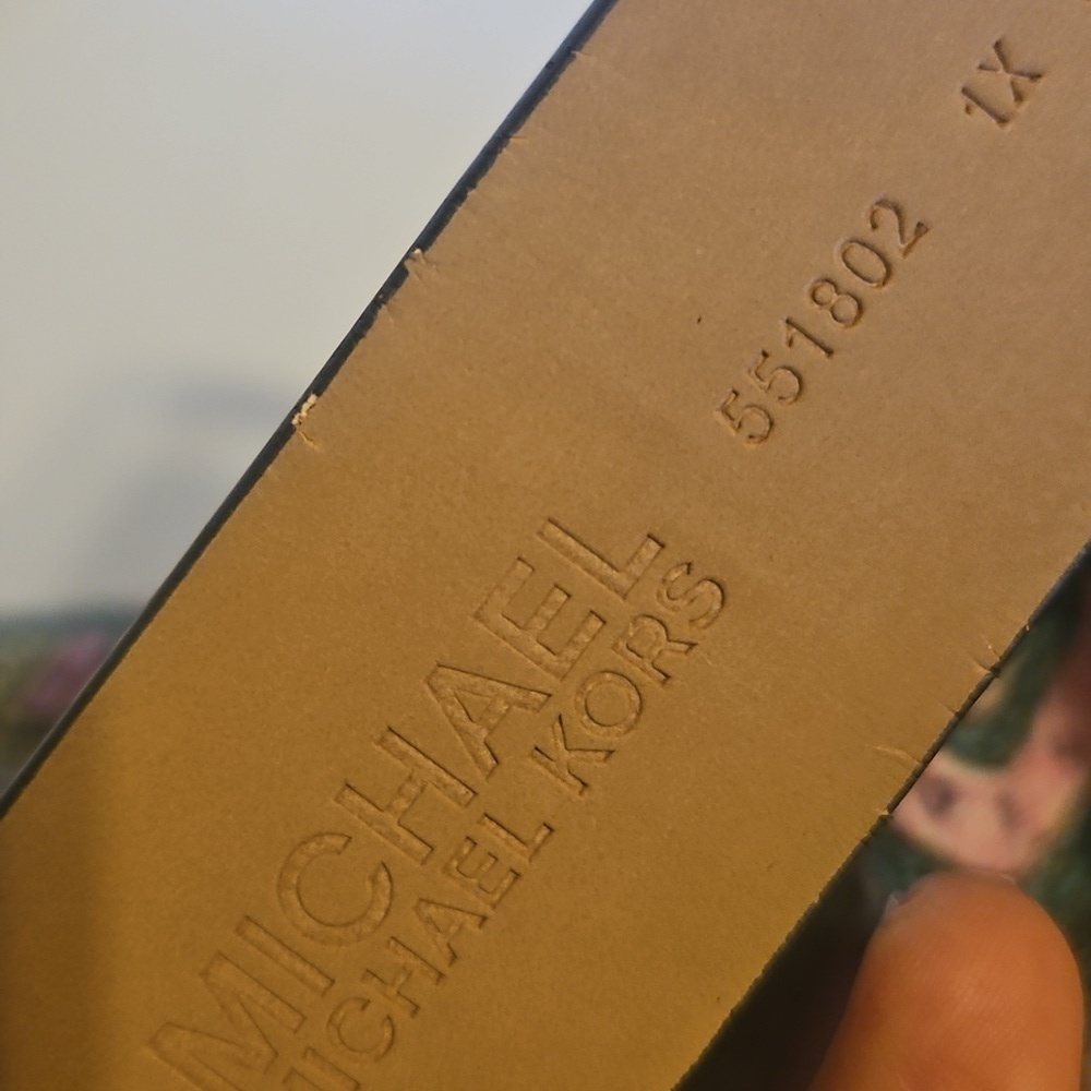 MICHAEL KORS Signature Belt with Charm Logo Brand Buckle Silver - Picture 4 of 4